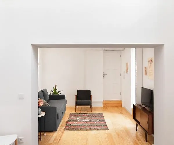 Classic Terrace Apartment