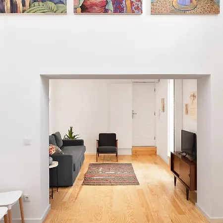 Classic Terrace Apartment